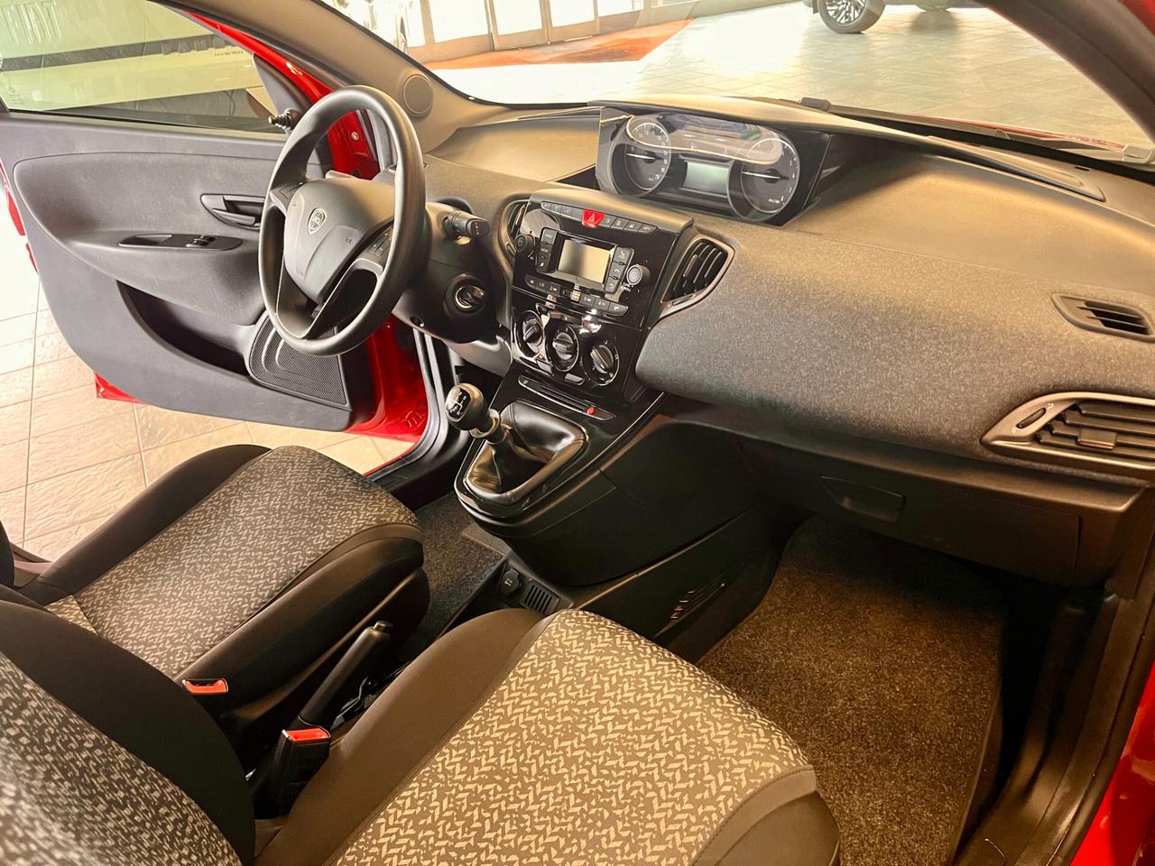 Lancia Ypsilon 1.2 69 CV 5 porte S&S Gold
