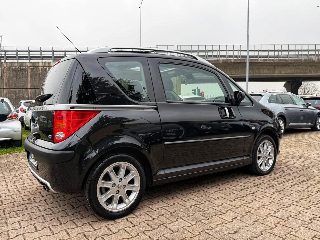 Peugeot 1007 1.6 Sporty AUTOMATICA PORTE SCORREVOLI TETTO PANORAMICO NAVIGA