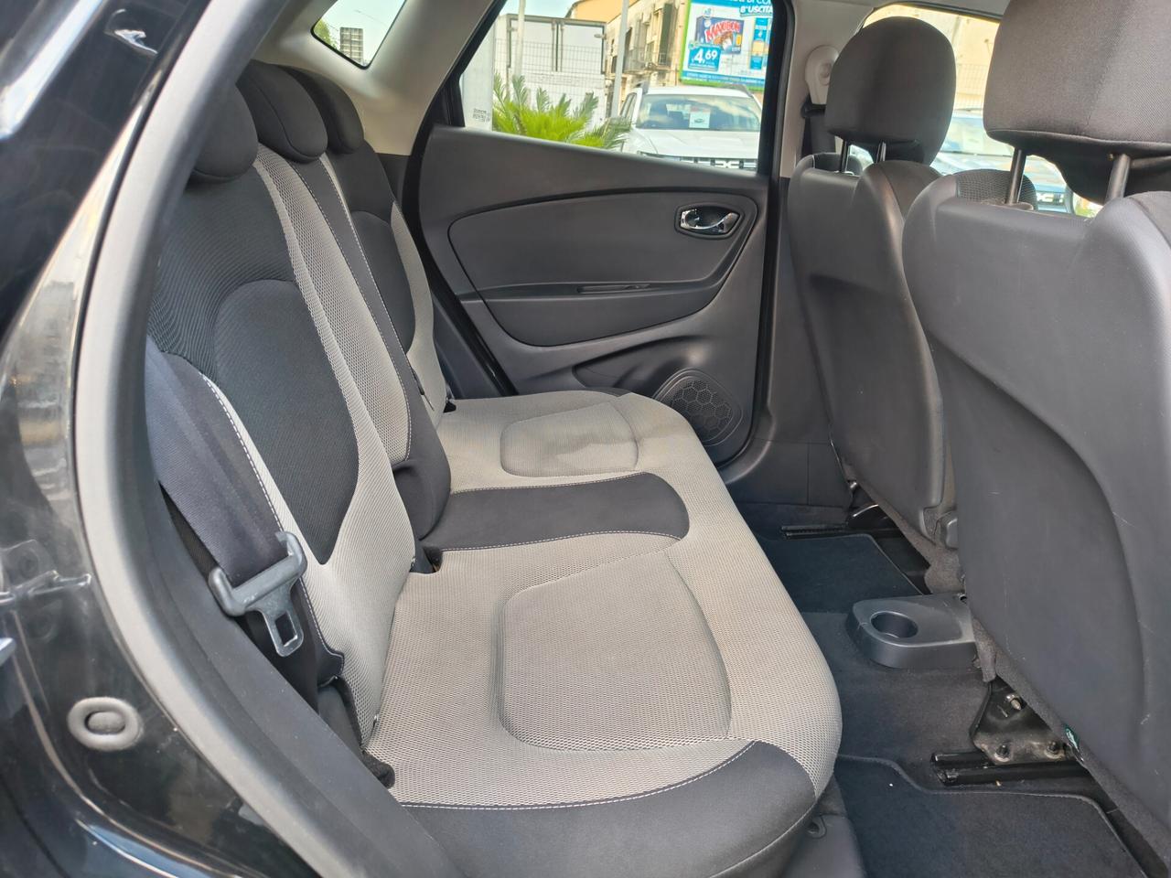 RENAULT CAPTUR BENZINA UNICOPROPRIETARIO ANNO 2014