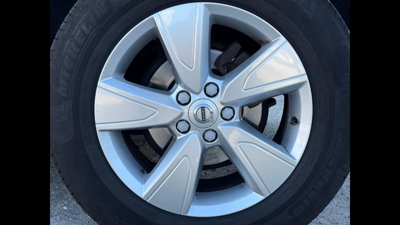 VOLVO XC40 - XC40 1.5 t2 Momentum Core my21