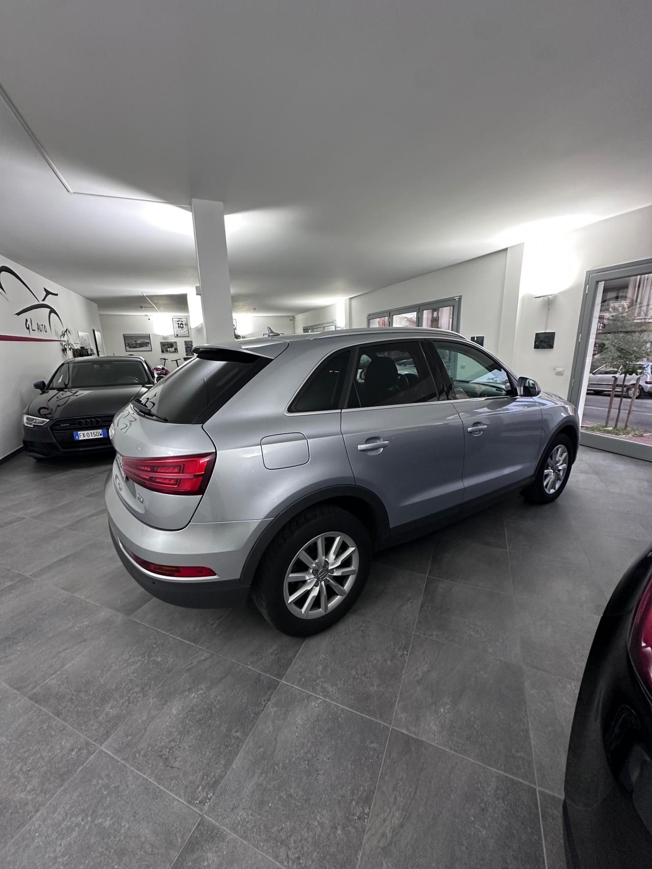 Audi Q3 2.0 TDI 120 CV Business