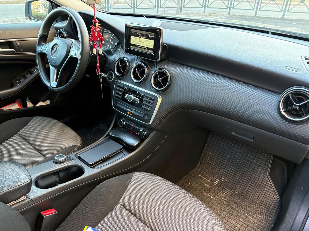 Mercedes-Benz GLA 180 CDI GLA- #8515