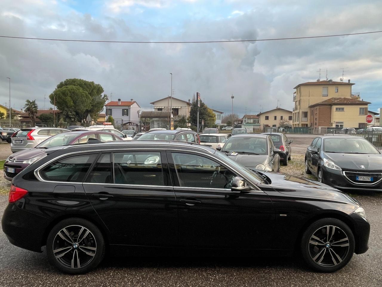 Bmw 318 318d Touring Luxury aut. NEOPATENTATI - GANCIO TRAINO