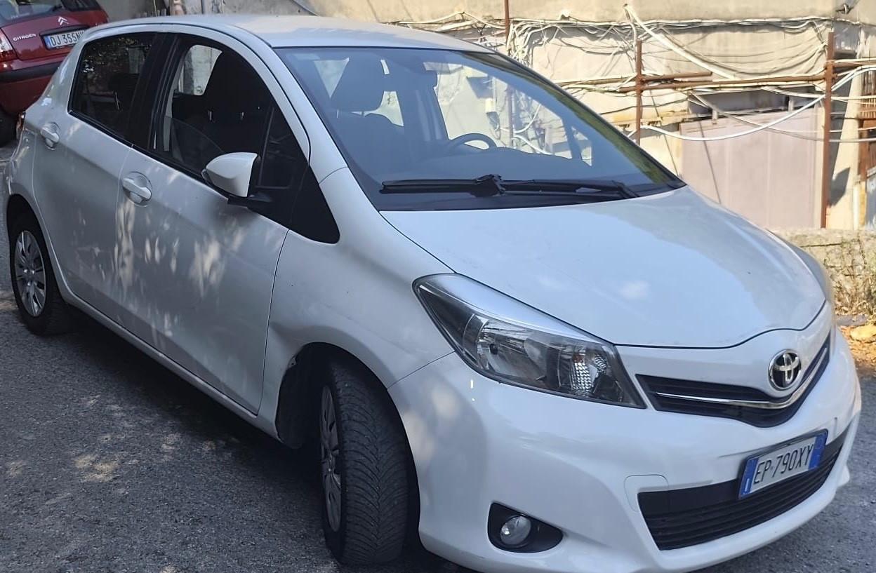 Toyota Yaris 1.0 69cv benzina - euro5 2013