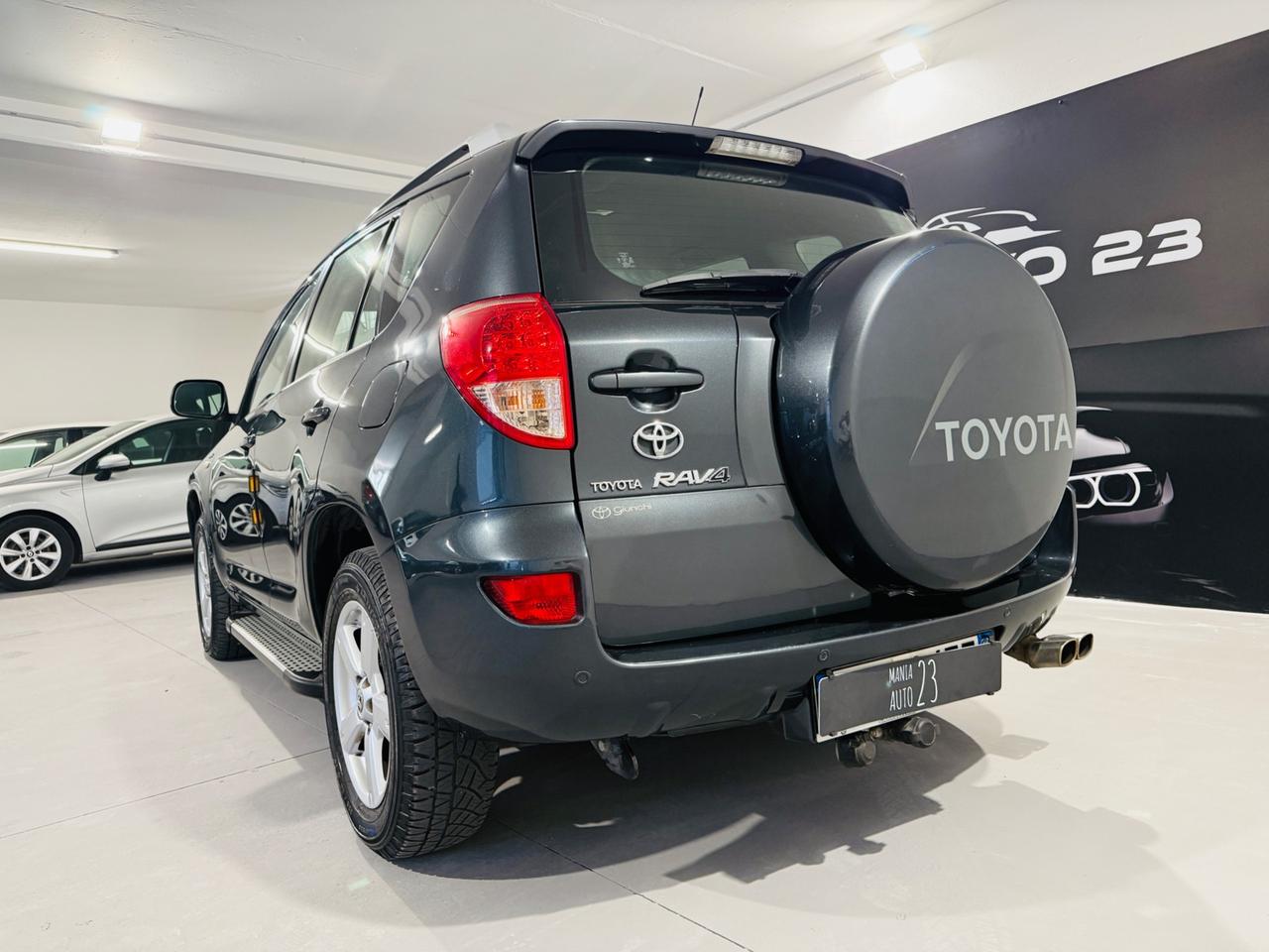 Toyota RAV 4 RAV4 2.2 D-4D 136 CV Luxury*GANCIO TRAINO*