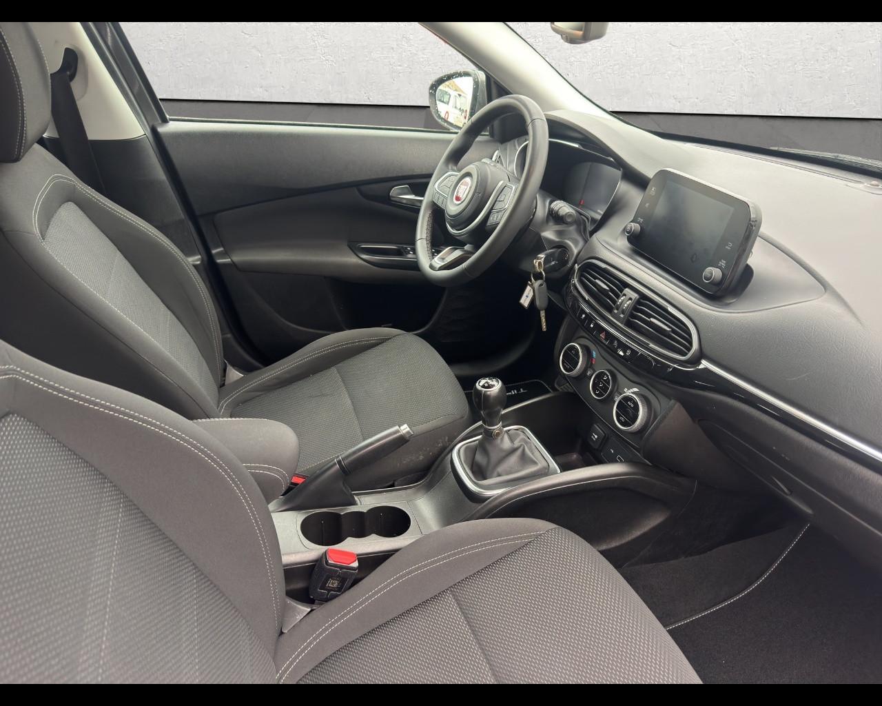 FIAT Tipo (2015-->) - Tipo 1.3 Mjt S&S SW Business