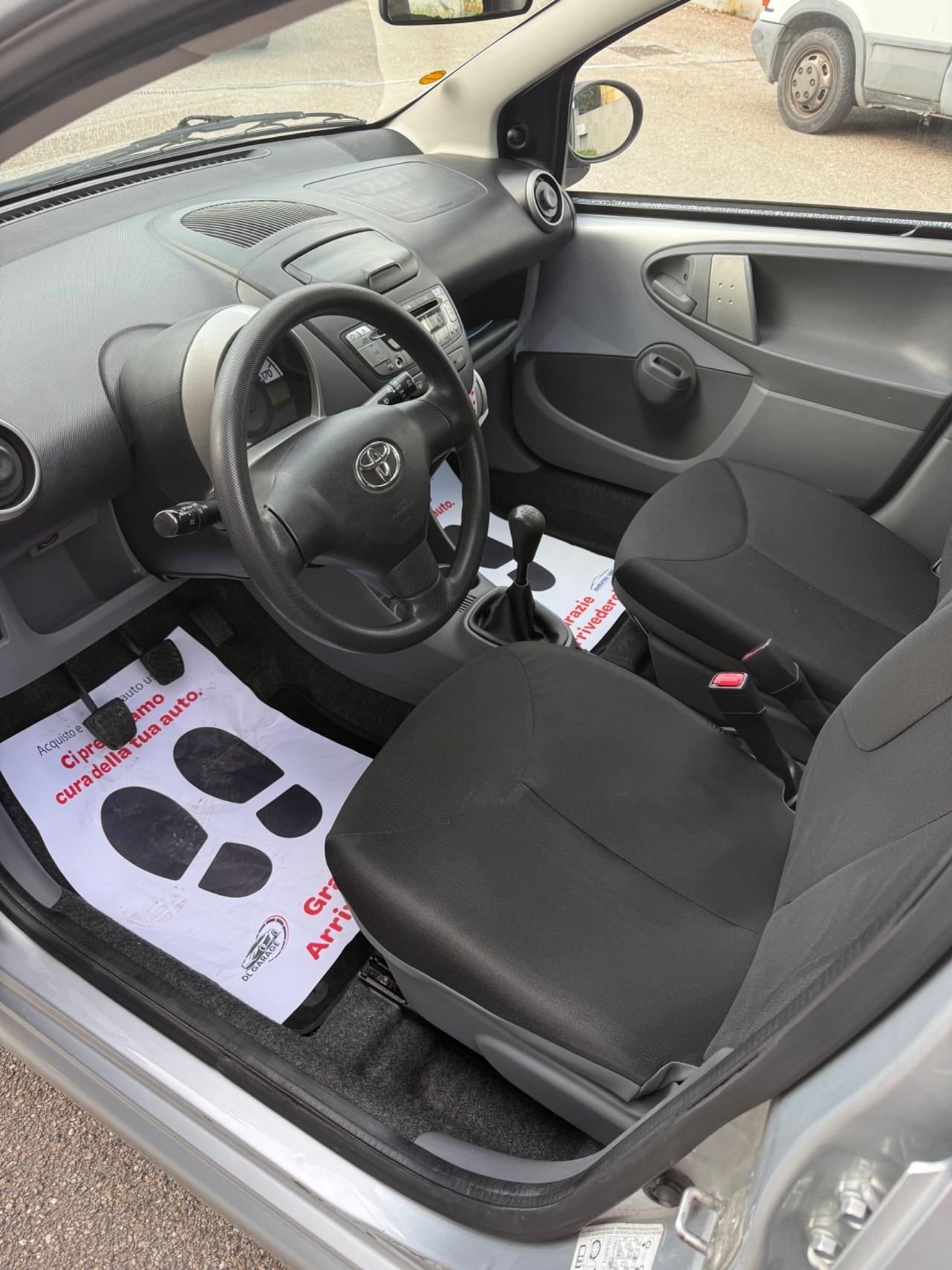 Toyota Aygo 1.0 12V VVT-i 5 porte Sol Connect