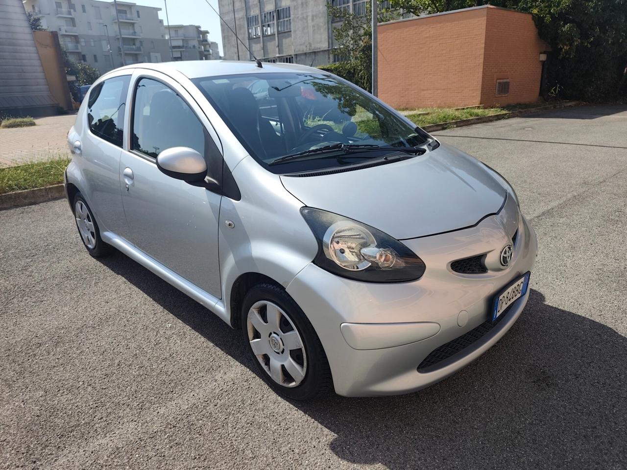 Toyota Aygo 1.0 benzina 5 porte 110 Milà km