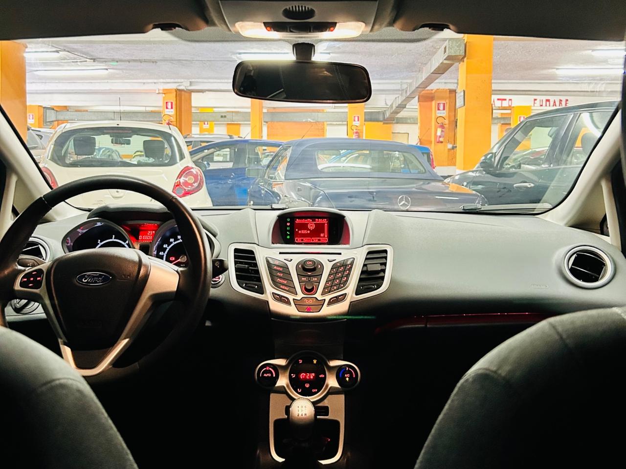 FORD FIESTA 1.4 TDCi CON SOLI 16.603 KM IN CONDIZIONI DA VETRINA.