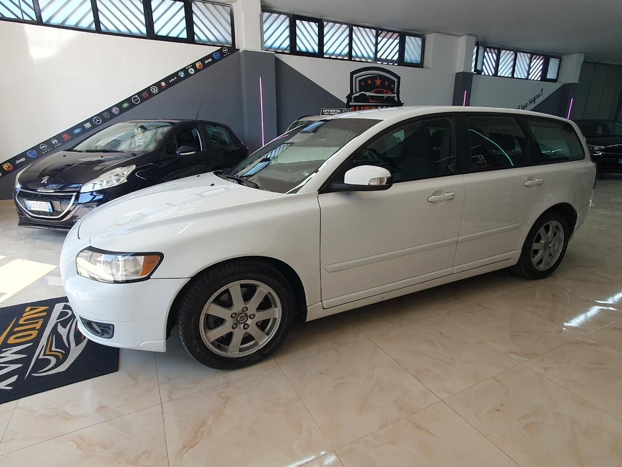 Volvo V50 2.0 D 136cv Summum 2009