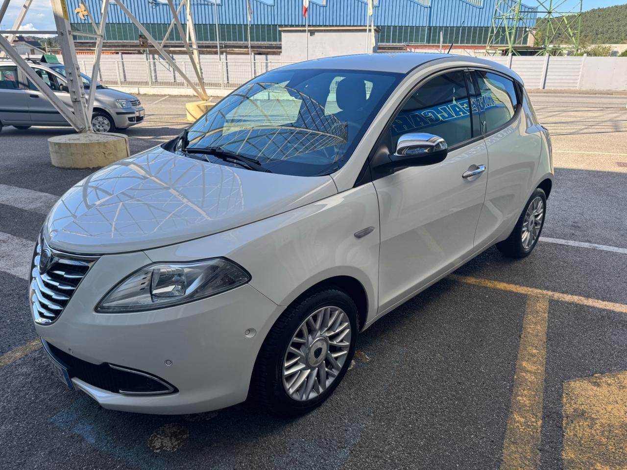 Lancia Ypsilon 0.9 TwinAir 85 CV Platinum 2013