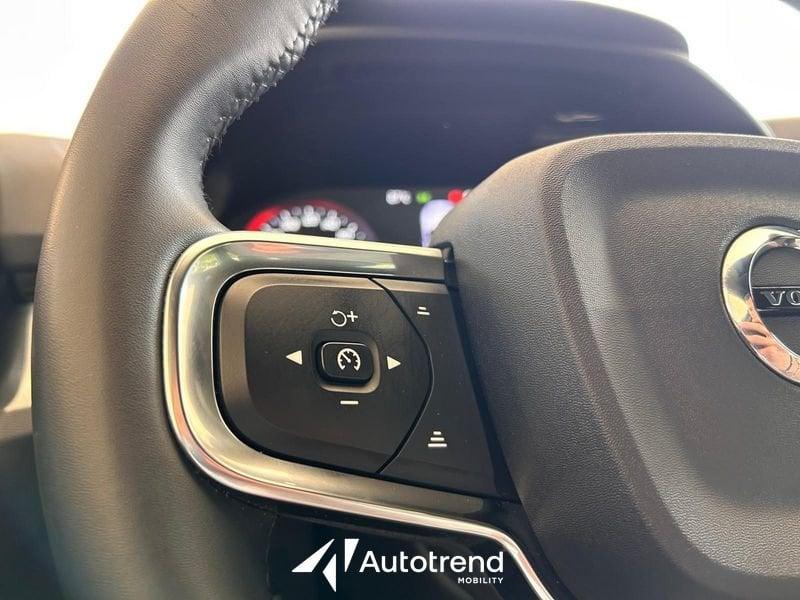 Volvo XC40 Recharge T4 129+82 CV Plug-In Hybrid Automatica Recharge Plus Dark