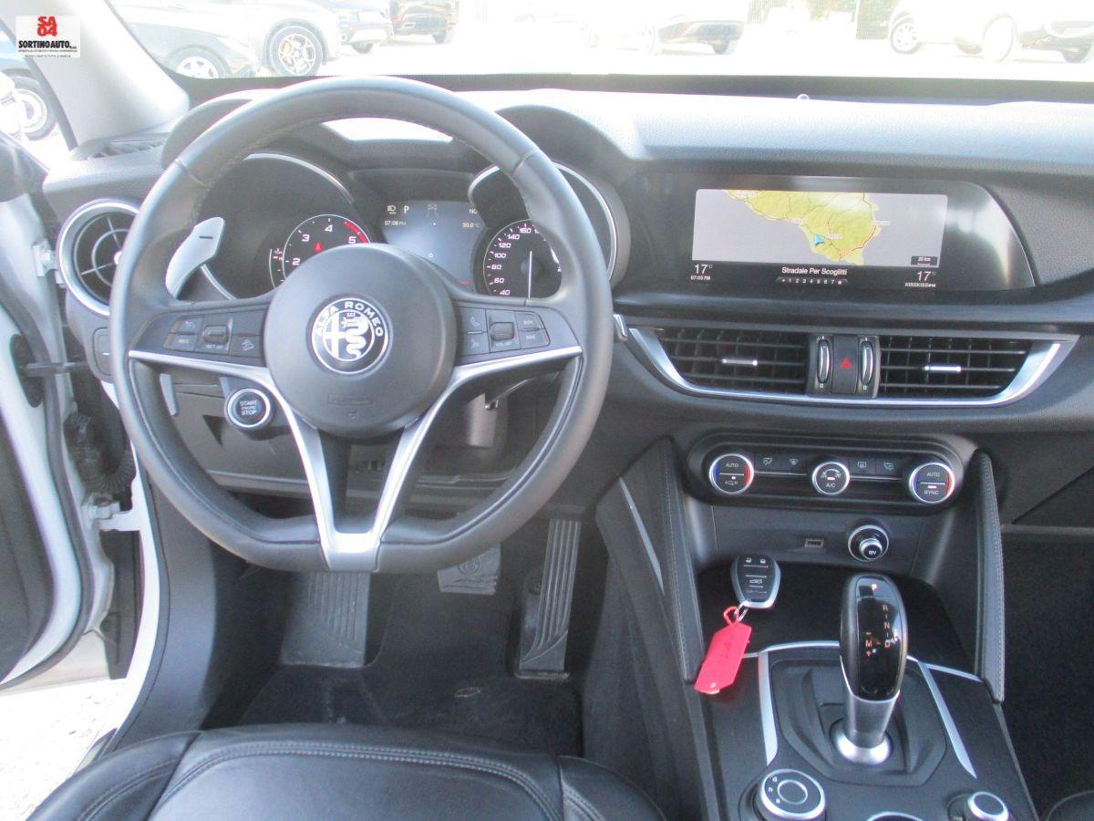 A.R.Stelvio 2.2 T.diesel 210cv AT8 Q4 Exec.-2018 FULL