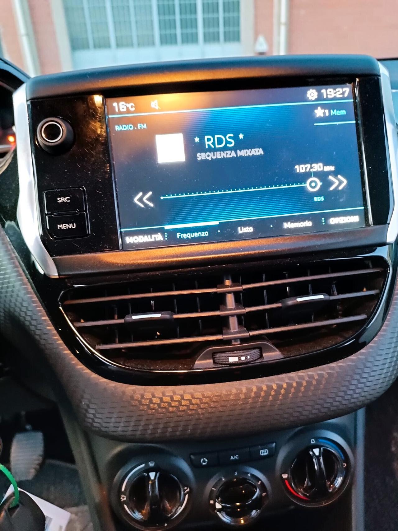 Peugeot 208 2018---1.2 Benzina Neopatentati