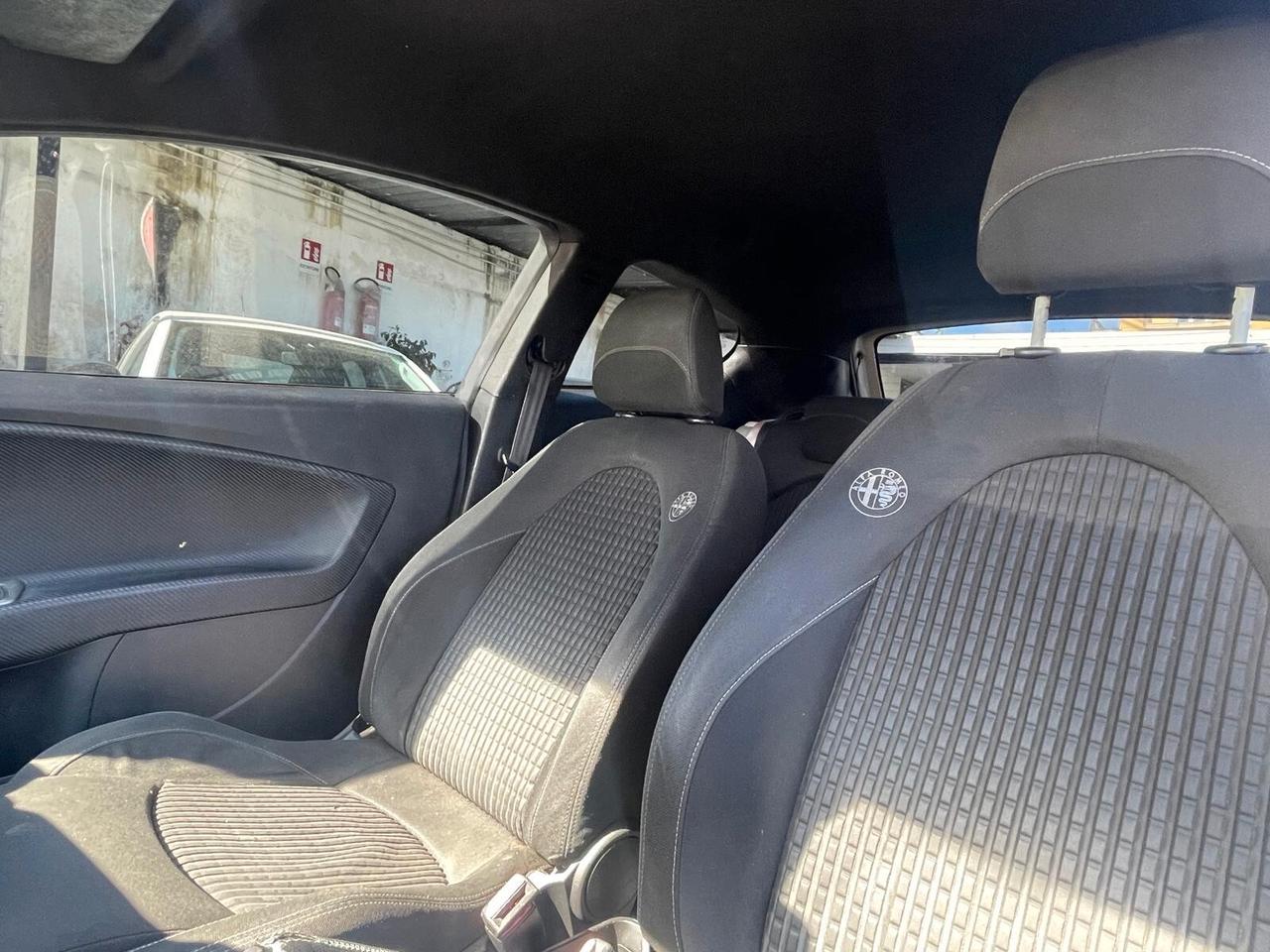 Alfa Romeo MiTo 1.4 78 CV Distinctive Sport Pack