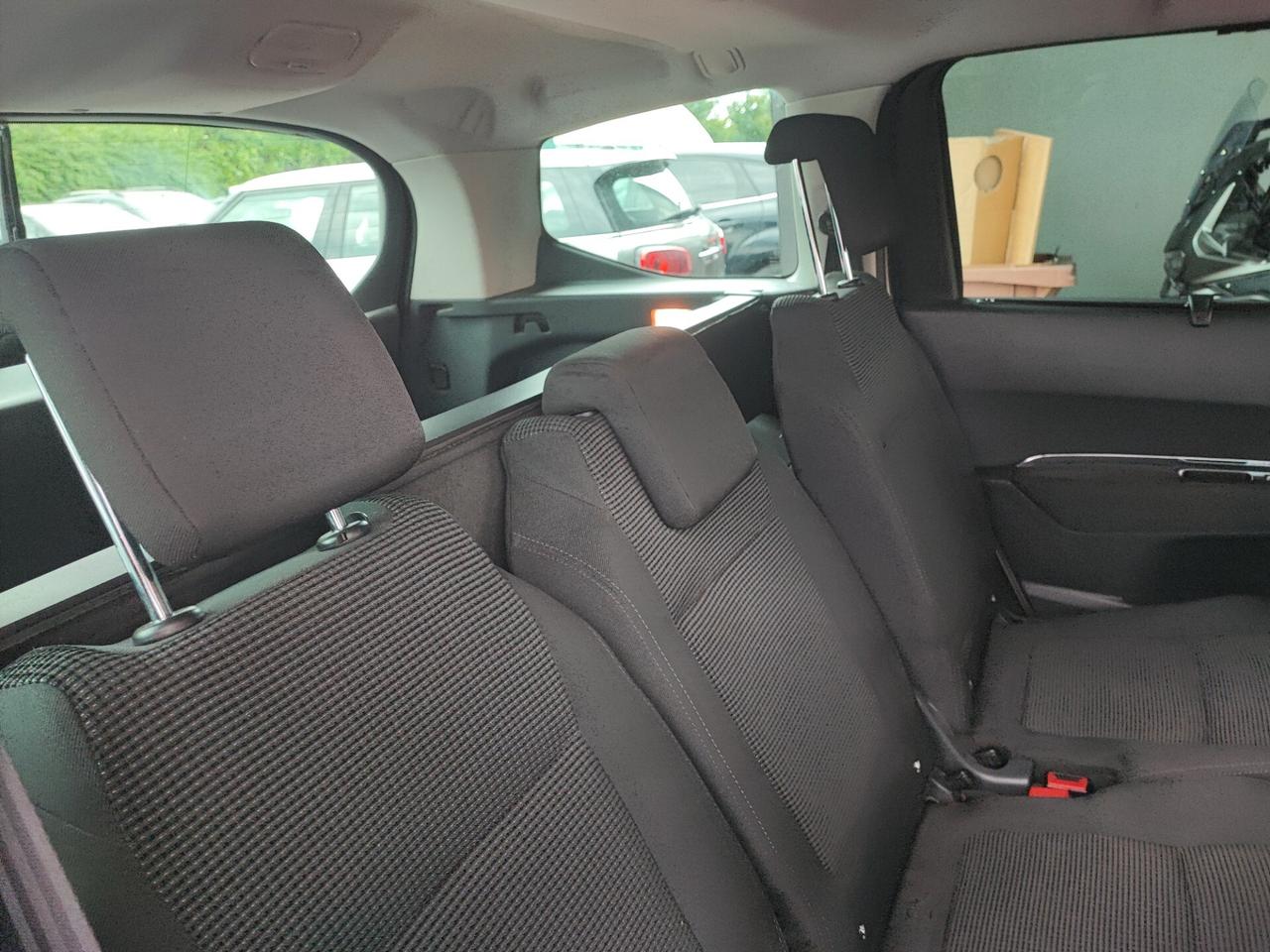 Peugeot 5008 2.0 HDi 150CV Active