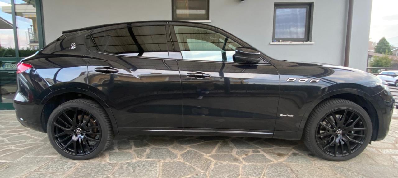 Maserati Levante 3.0 V6 Granlusso 275cv auto my20