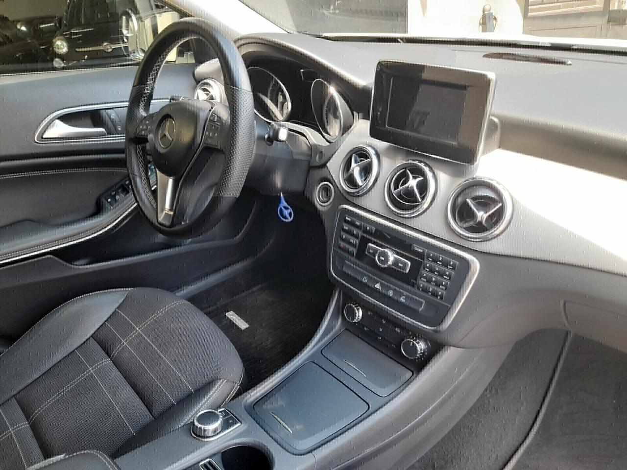 Mercedes-benz GLA 180 d Automatic Premium