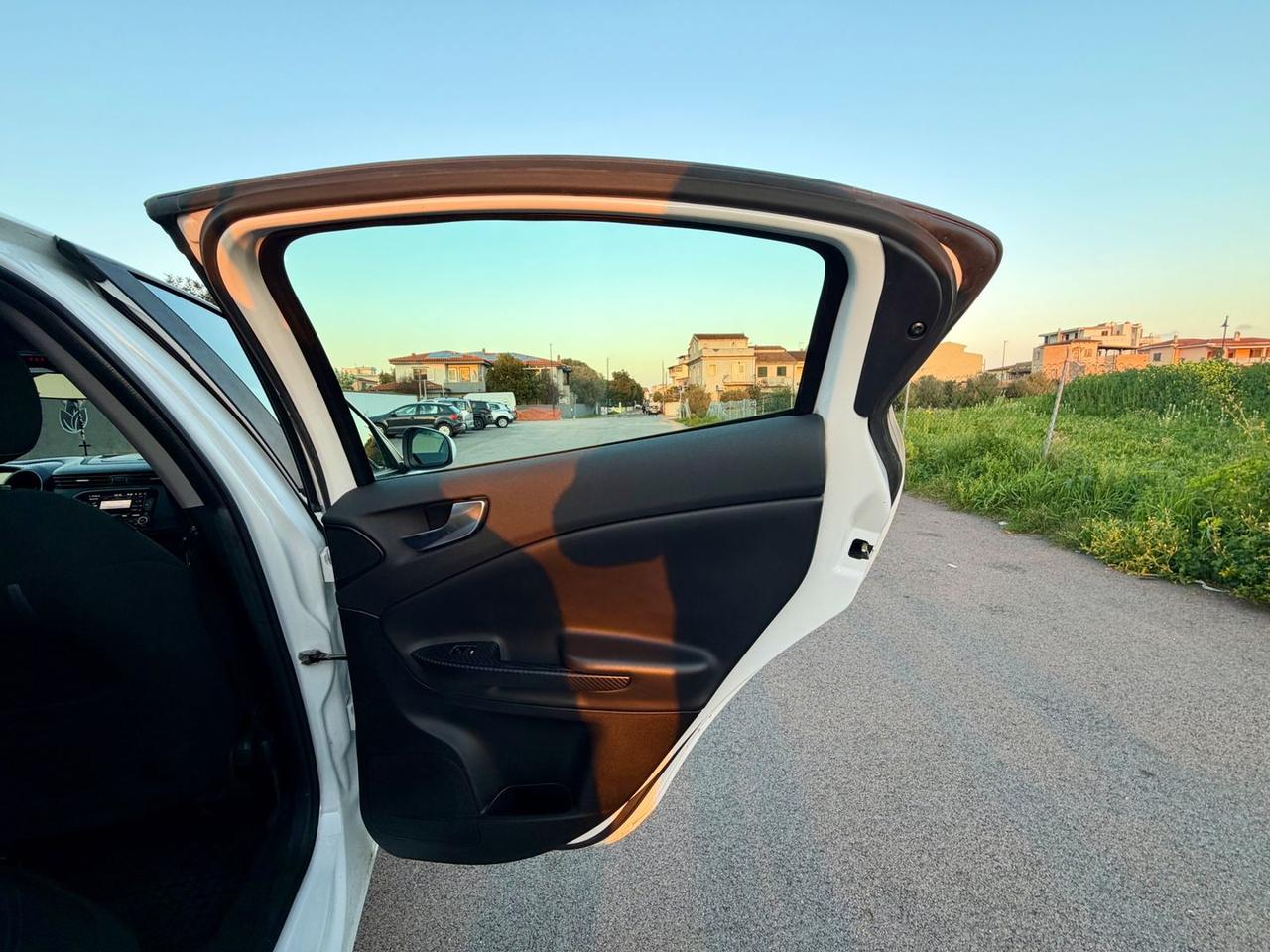 Alfa Romeo Giulietta Sportiva 1.6 JTDM 16V #10026