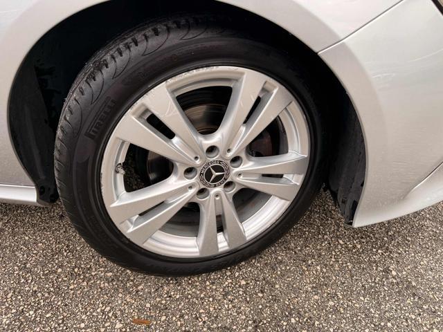 MERCEDES-BENZ A 180 d Executive