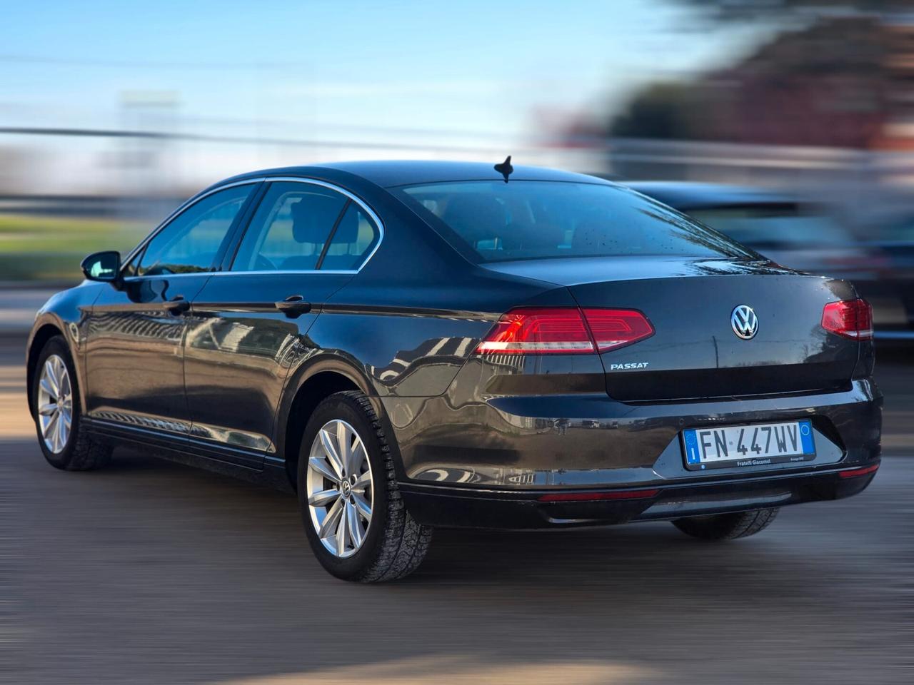 Volkswagen Passat 2.0 TDI DSG Comfortline Berlina