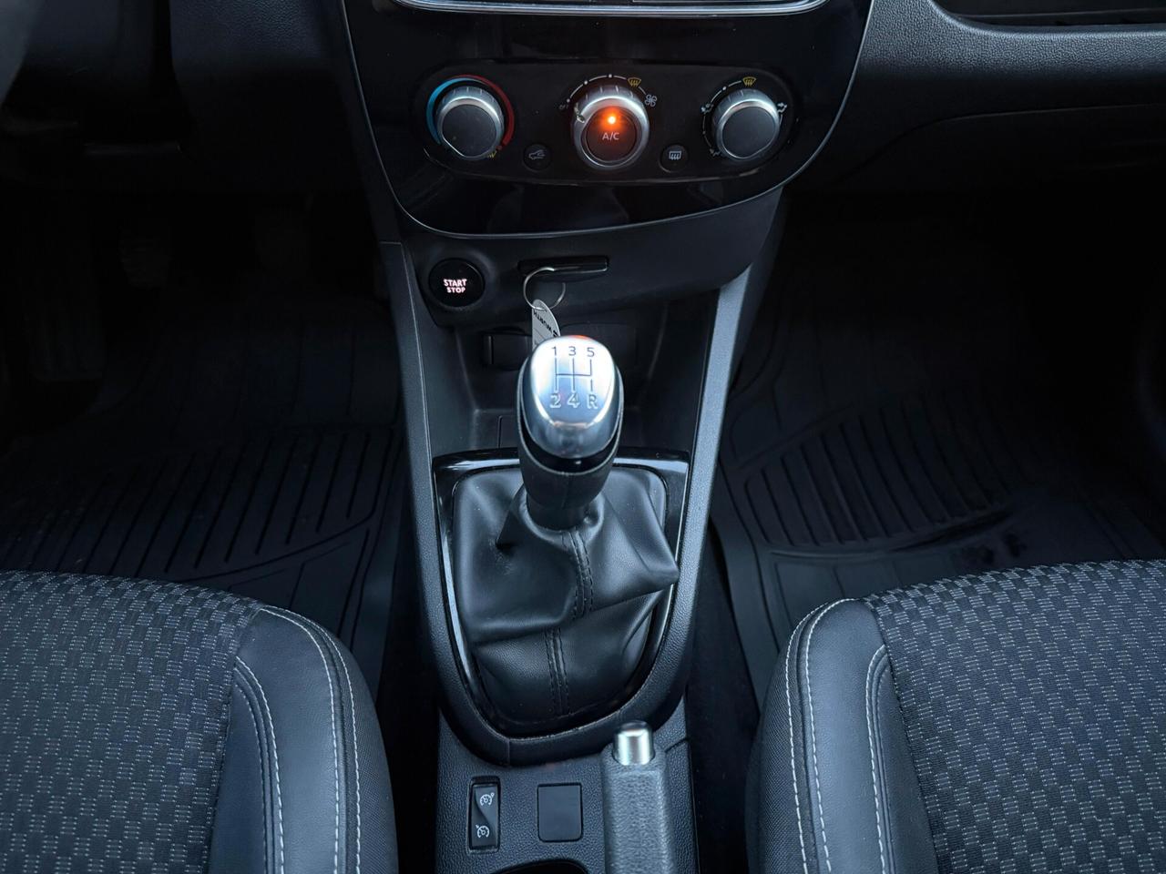 Renault Clio TCe 12V 90 CV Start&Stop 5 porte Energy Duel
