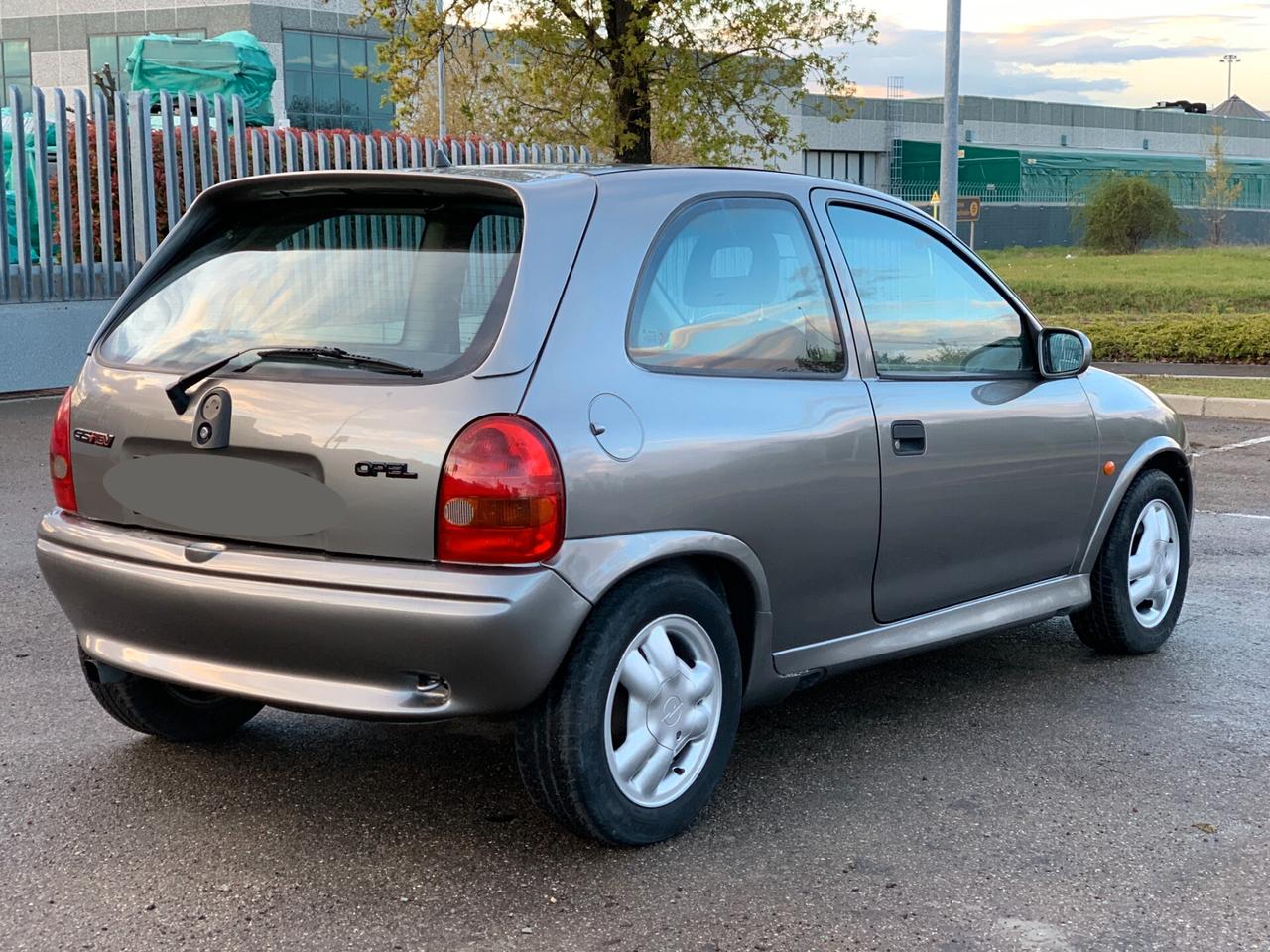 Opel Corsa 1.6 16V cat 3 porte GSi