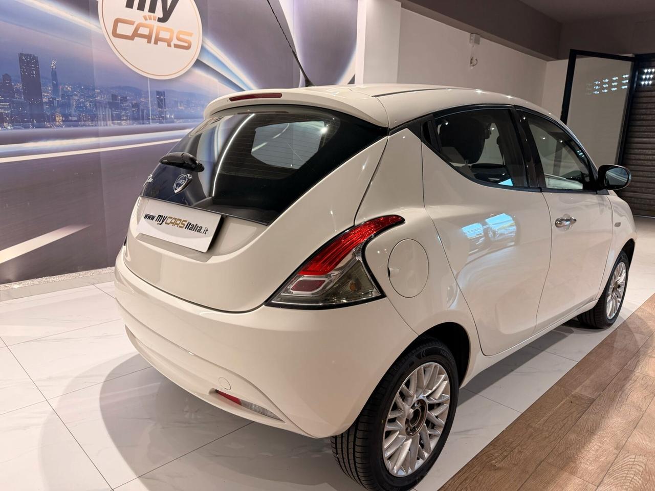 Lancia Ypsilon 1.2 69 CV 5 porte Platinum