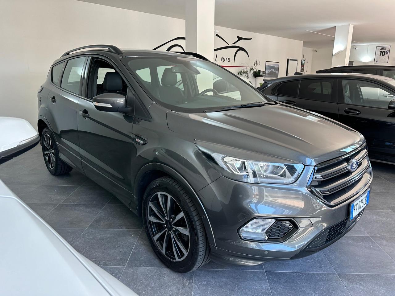 Ford Kuga 1.5 TDCI 120 CV S&S 2WD ST-Line