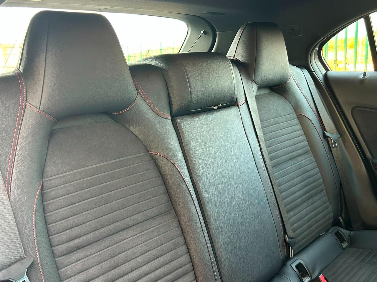 Mercedes-benz A 180 d Premium