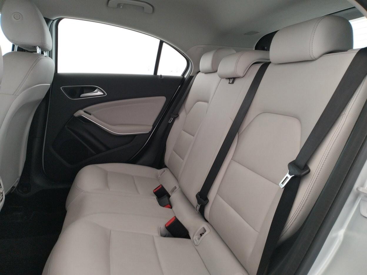 Mercedes-Benz A 200d Premium auto