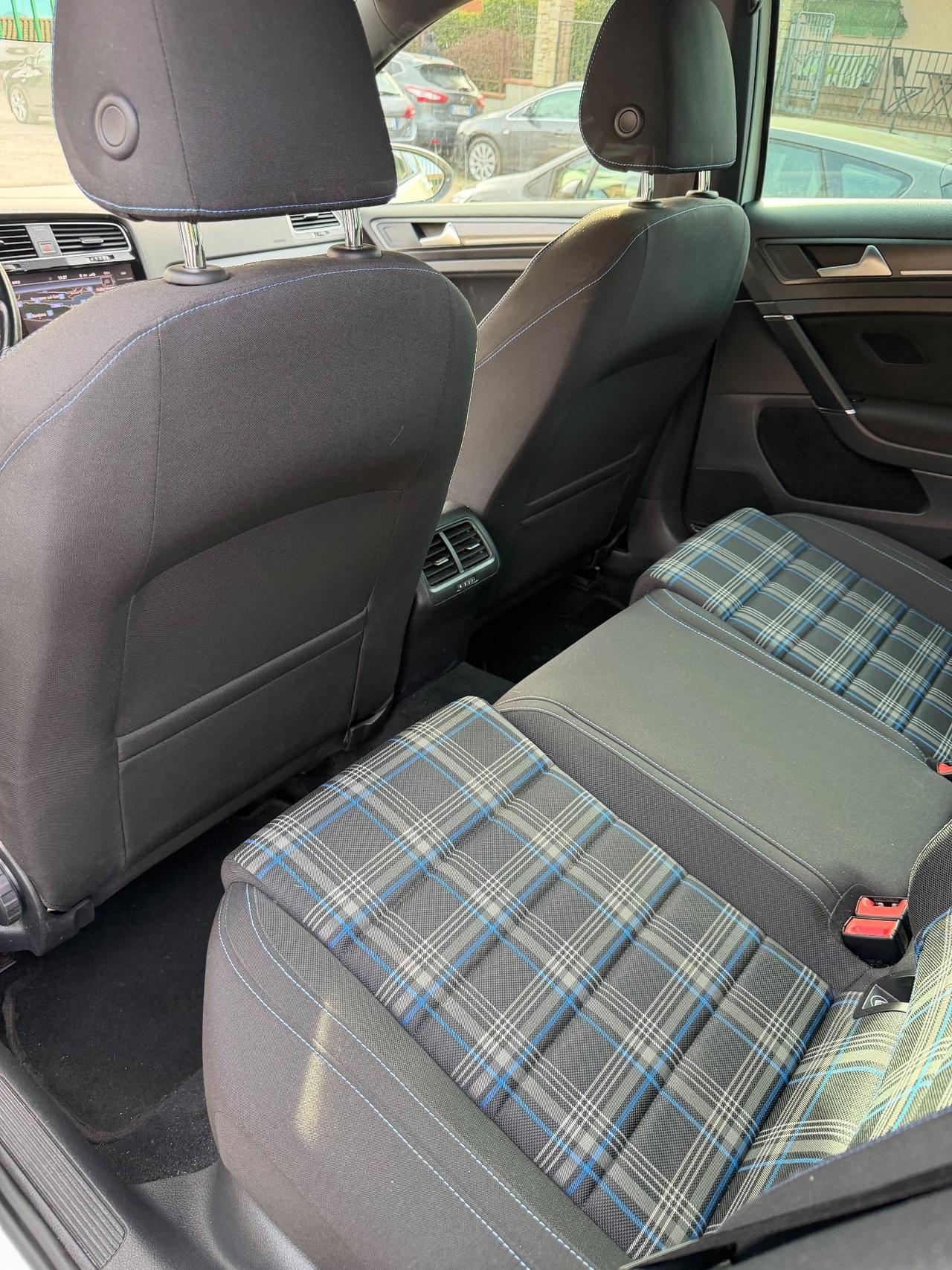 Volkswagen GOLF GTE PLUGIN HYBRID DSG 5P EU6B FULLOPT