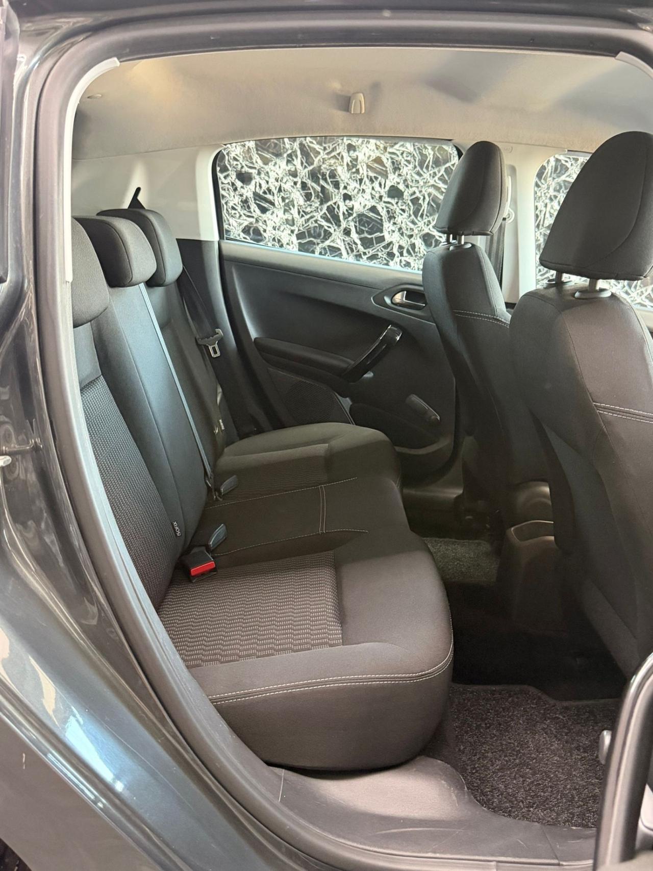 Peugeot 208 1.4 HDi 68 CV 5 porte Allure