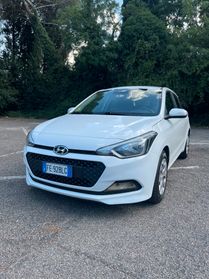 ADATTA PER NEOPATENTATI Hyundai i20 1.2 5 porte Classic