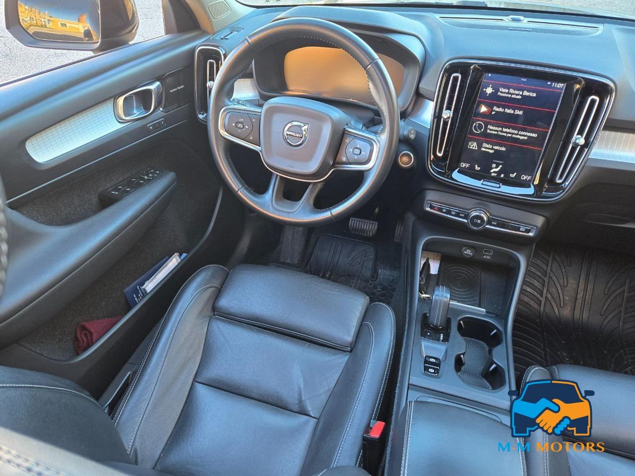 VOLVO XC40 D4 AWD Geartronic Momentum