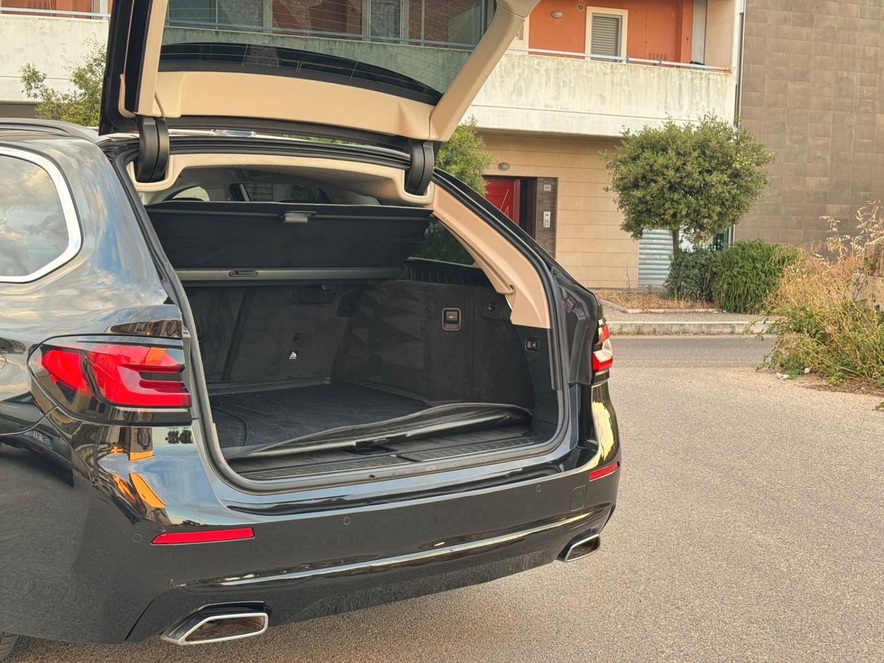 Bmw 520 520d 190 cv Touring Business automatica MHEV