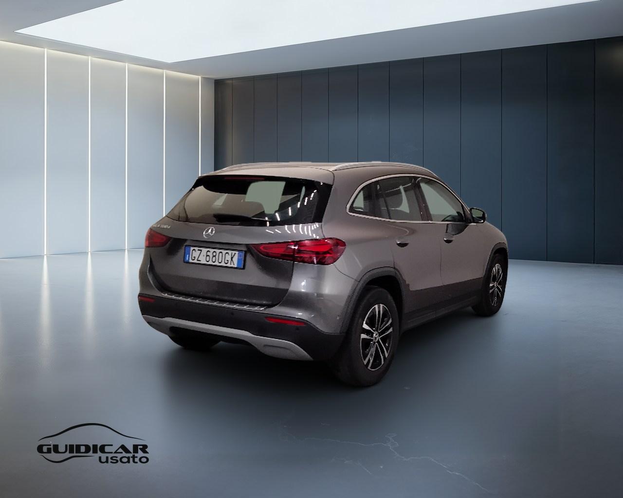 Mercedes-Benz GLA-H247 2023 - GLA 180 d Advanced auto