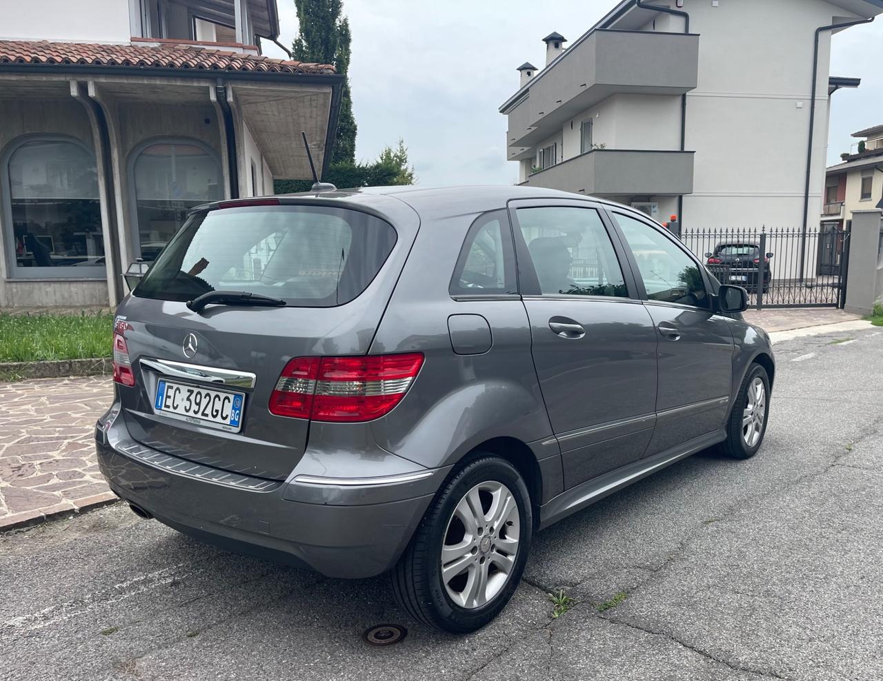 Mercedes-benz B 180 AUTOMATIC Executive