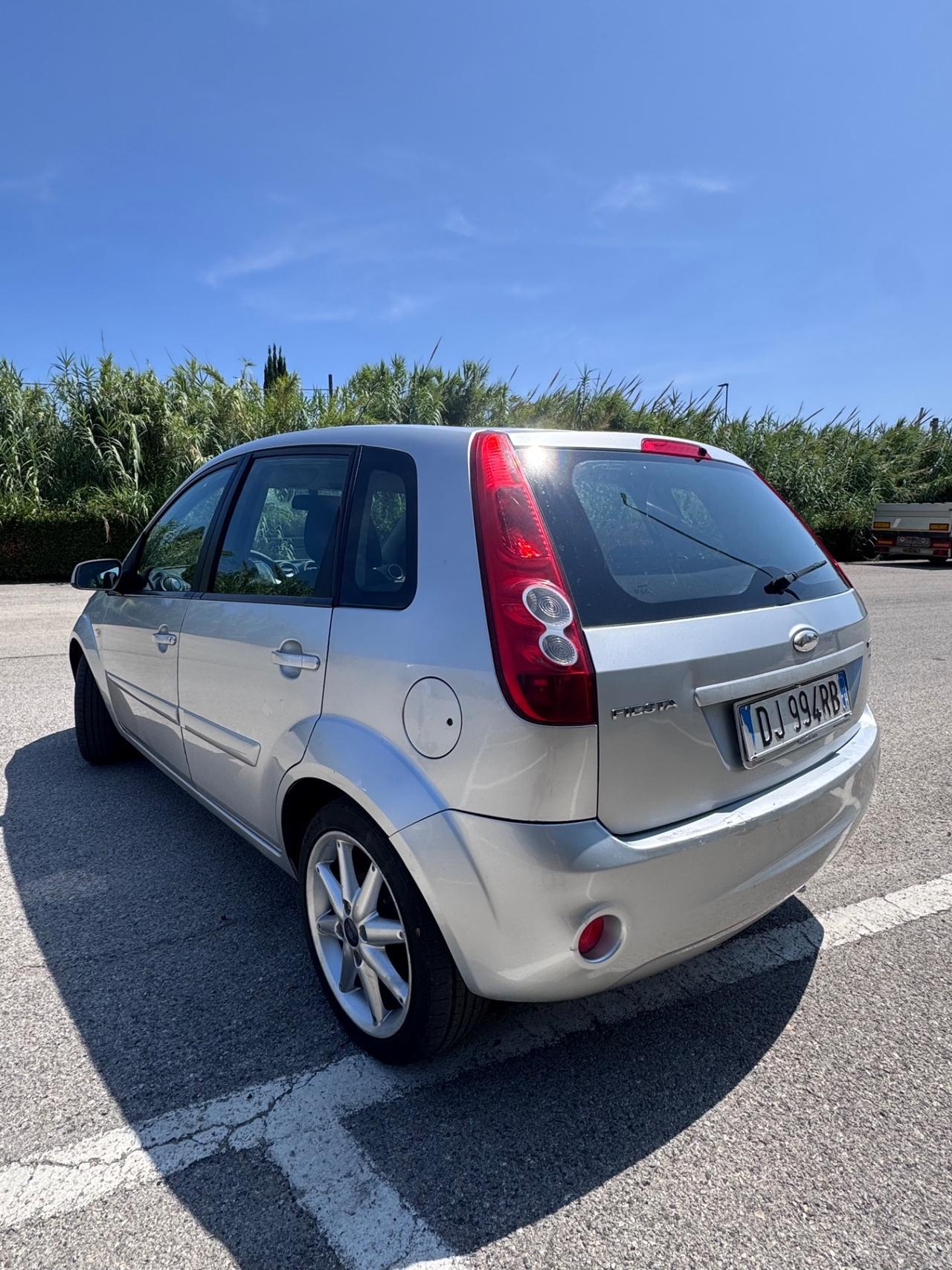 Ford Fiesta 1.4 TDCi 5p