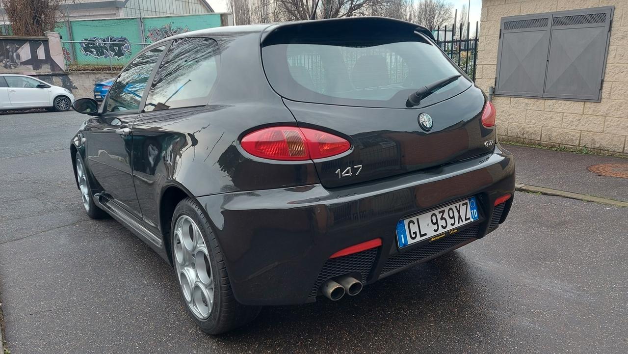 ALFA ROMEO 147 GTA 3.2i V6 24V