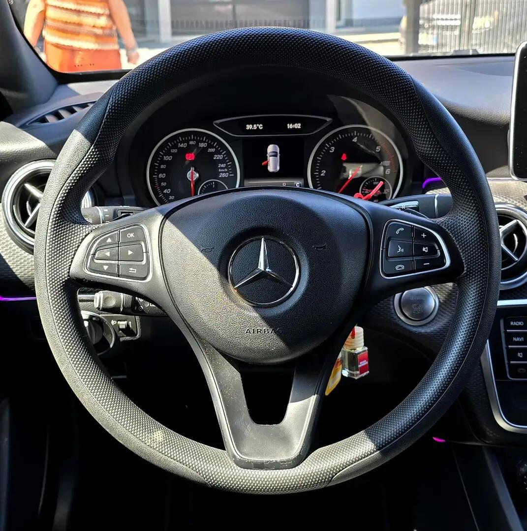 Mercedes-benz A 180 Mercedes-Benz A 180 d Premium Sport Auto Navi