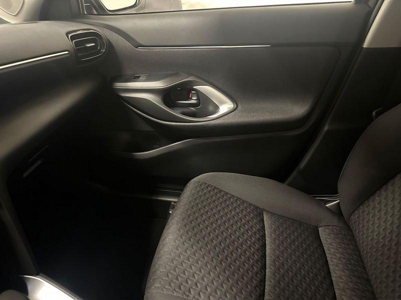 Toyota Yaris Cross Yaris Cross 1.5 Hybrid 5p. E-CVT Active IVA ESPOSTA