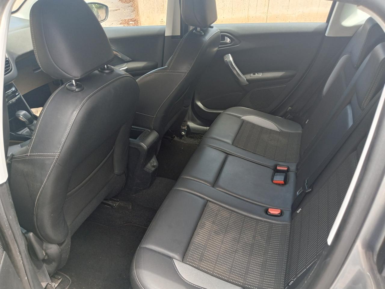 Peugeot 2008 1.6 e-HDi 92 CV Stop&Start Allure