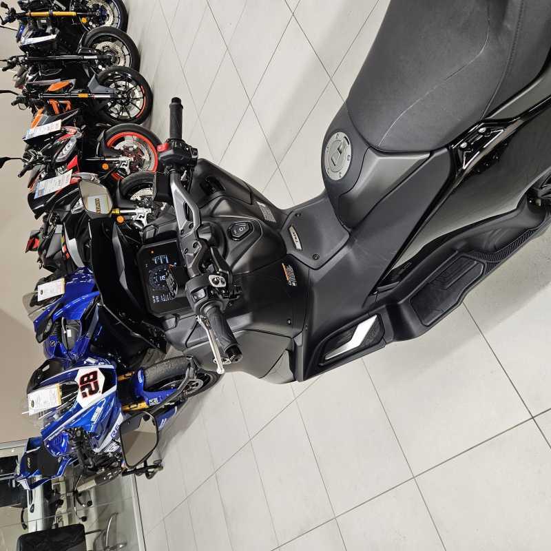 Yamaha T-Max 560 - 2024