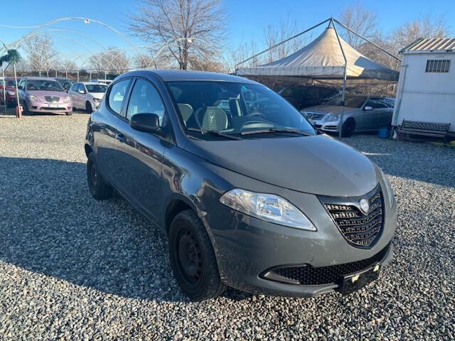 Lancia Ypsilon 0.9 TwinAir 85 CV 5 porte Metano Ecochic Silver - VETTURA GRANDINATA