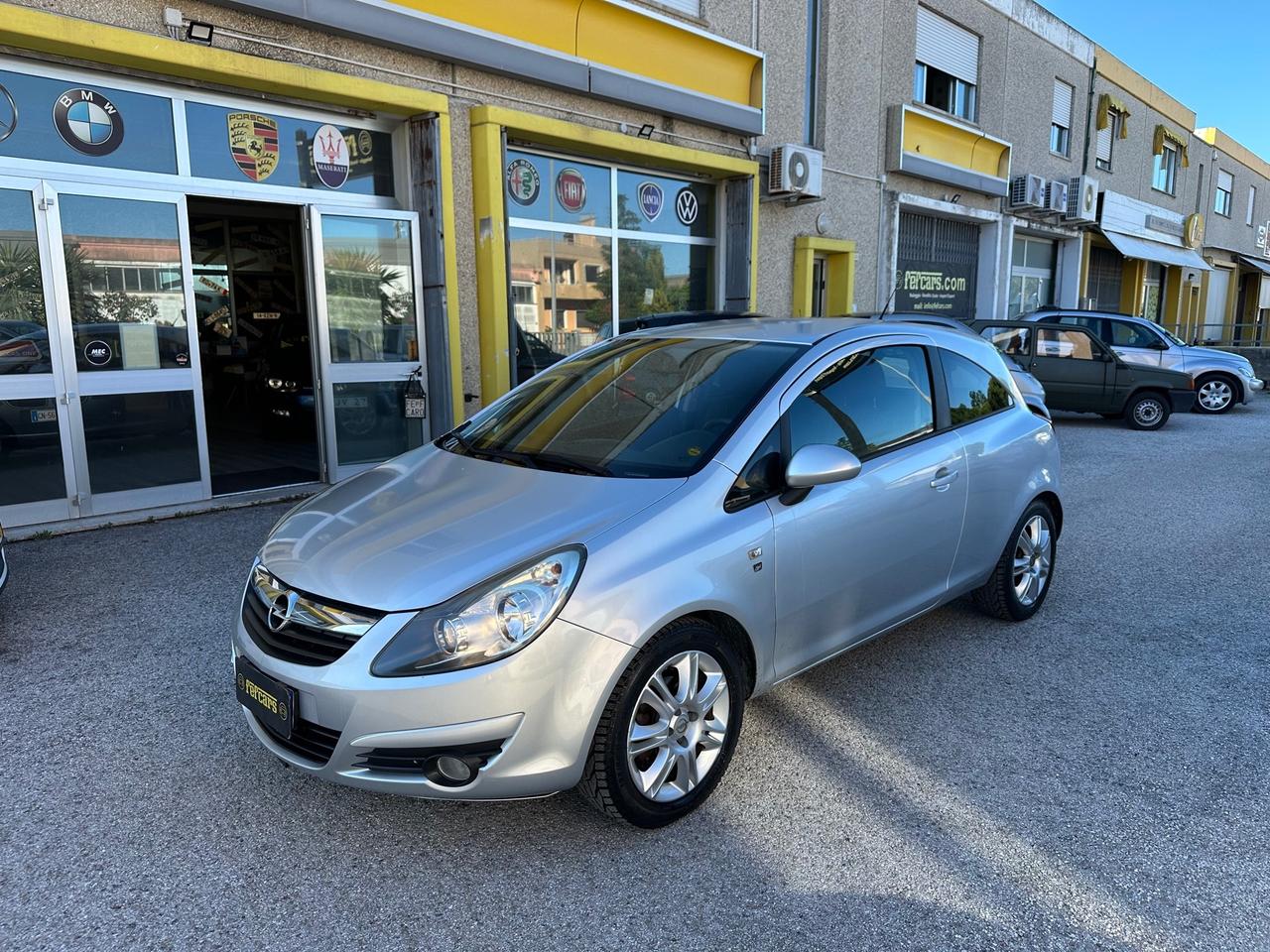 Opel Corsa 1.2 3 porte Club