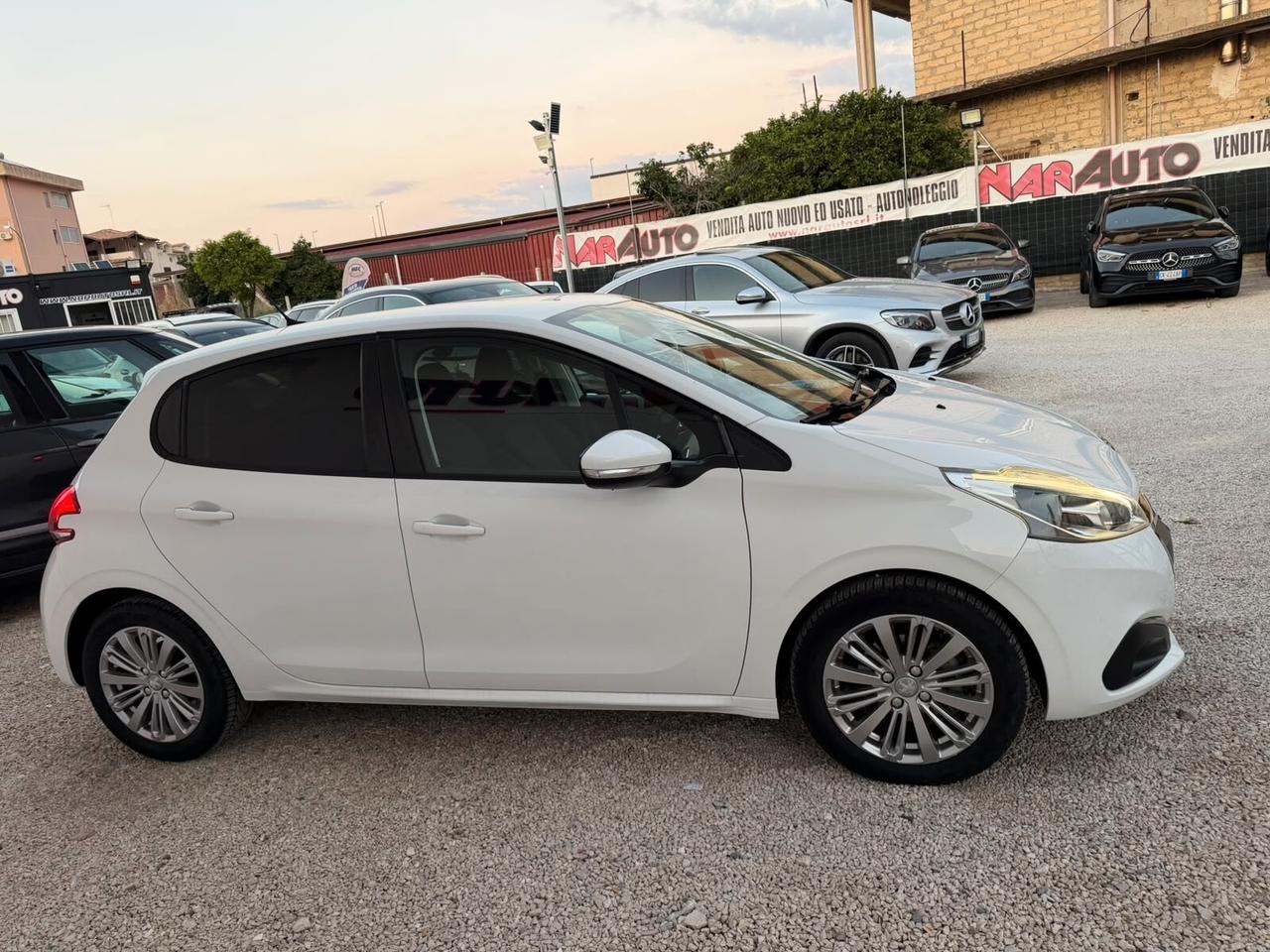 Peugeot 208 Allure AUTOCARRO 5 POSTI