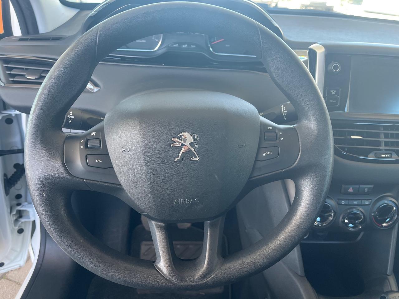 Peugeot 208 1.2 VTi 82 CV 5 porte Active km 67.000 garanzia 12 mesi