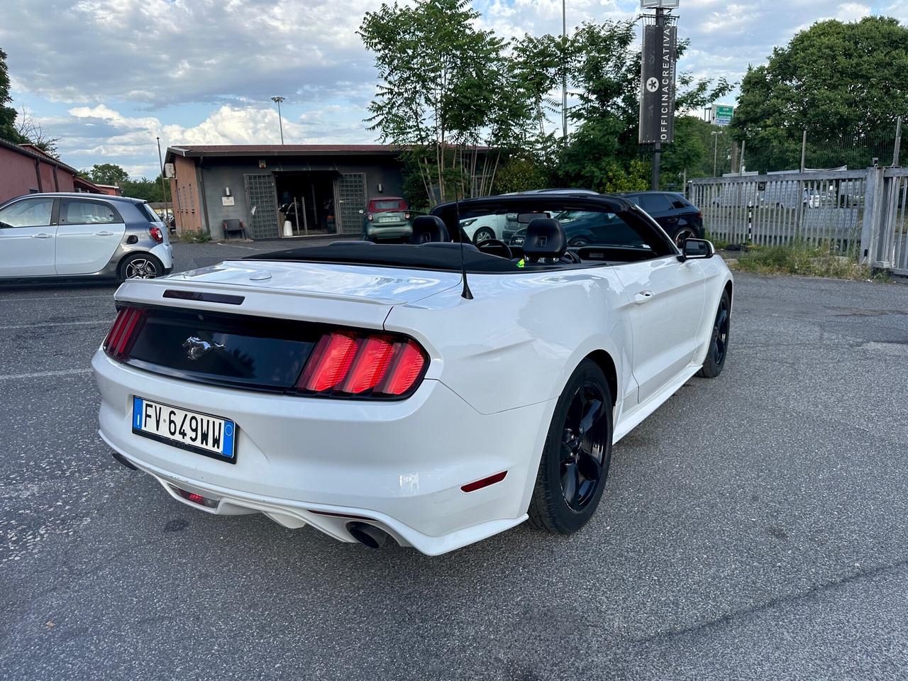 Ford Mustang Convertible 2.3 EcoBoost aut Gear Box
