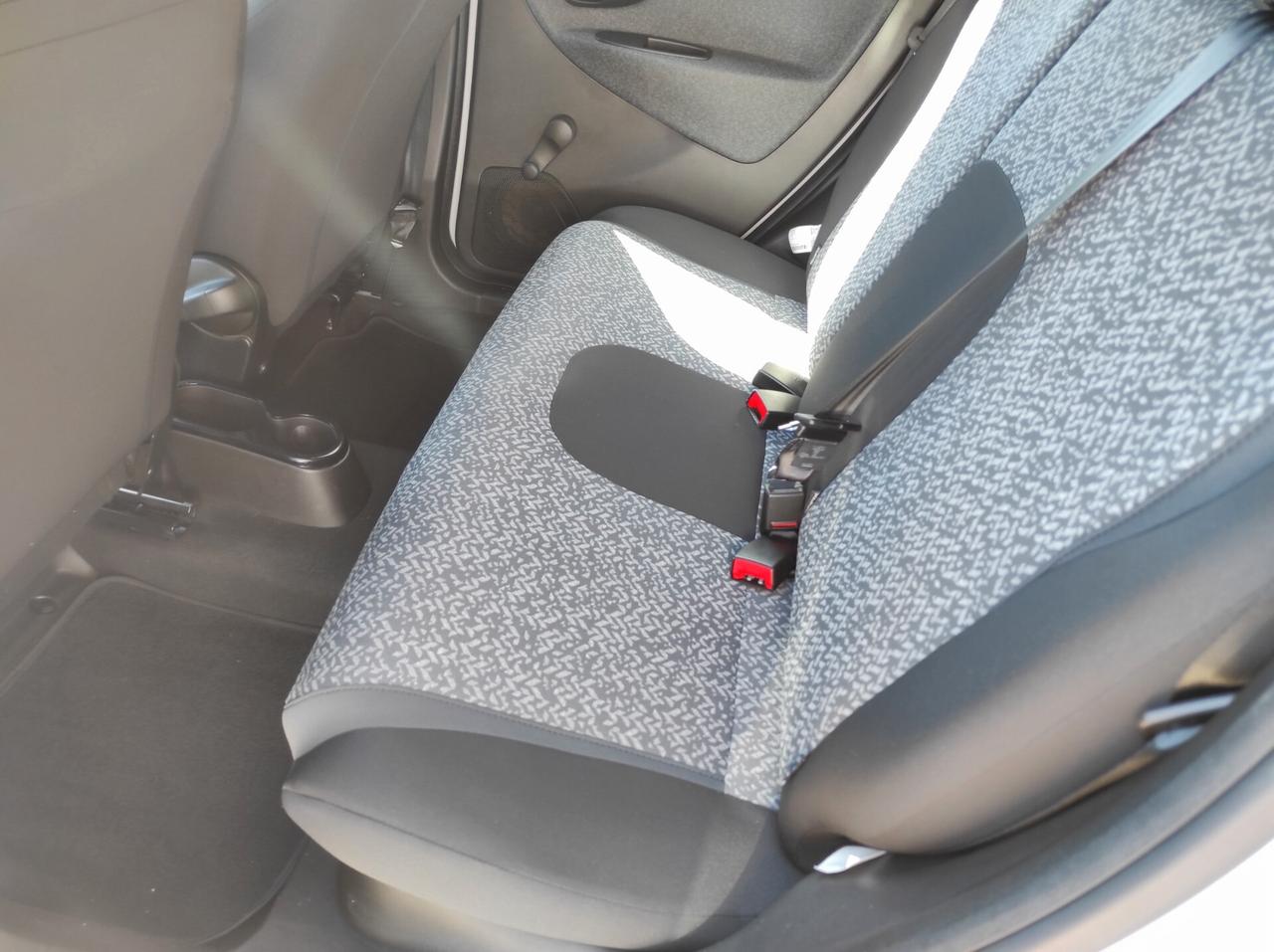 Lancia Ypsilon 2021 1.0 hybrid ubs aux bluetooth